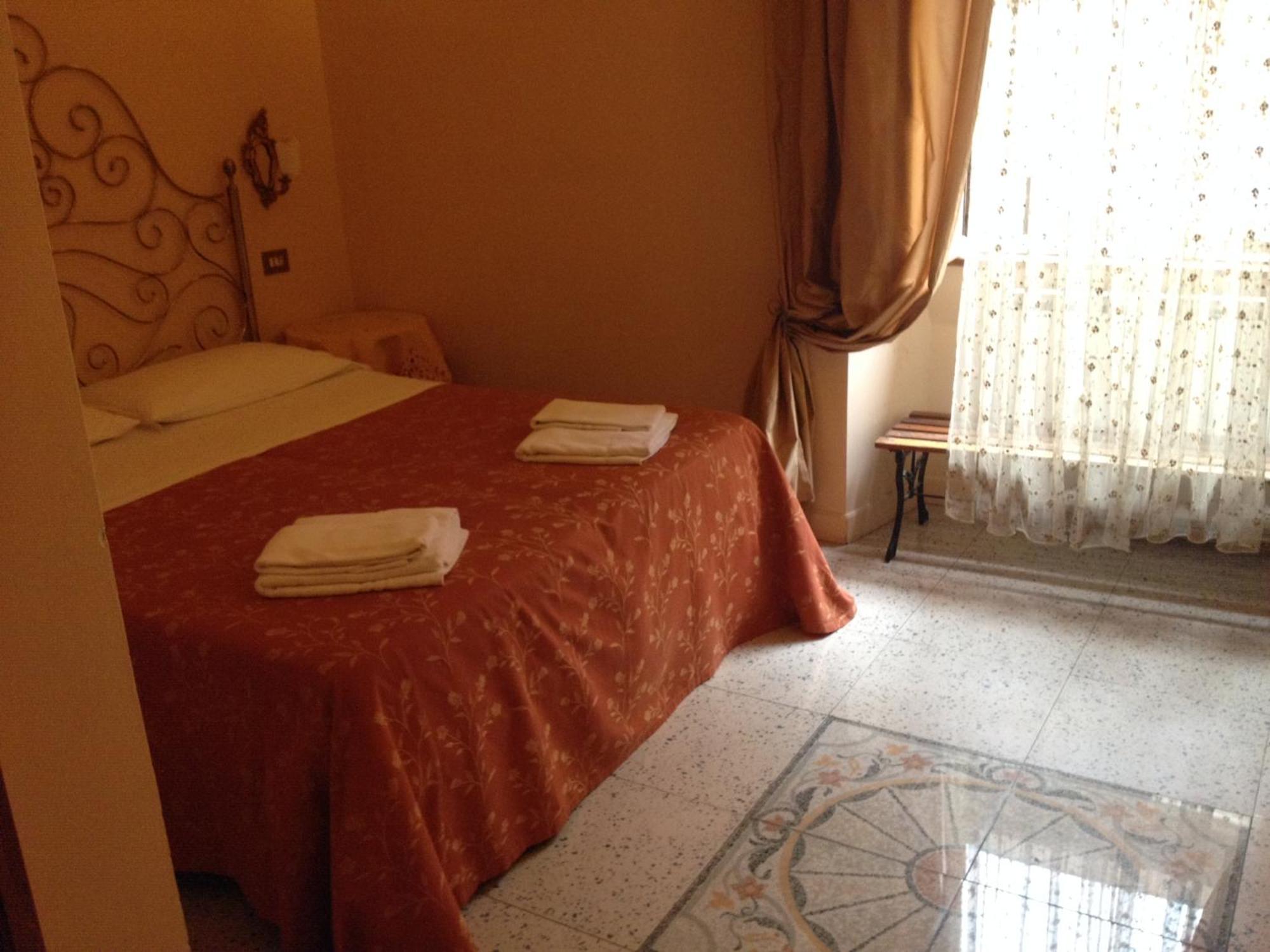 Maison De Marta Rome Bilik gambar