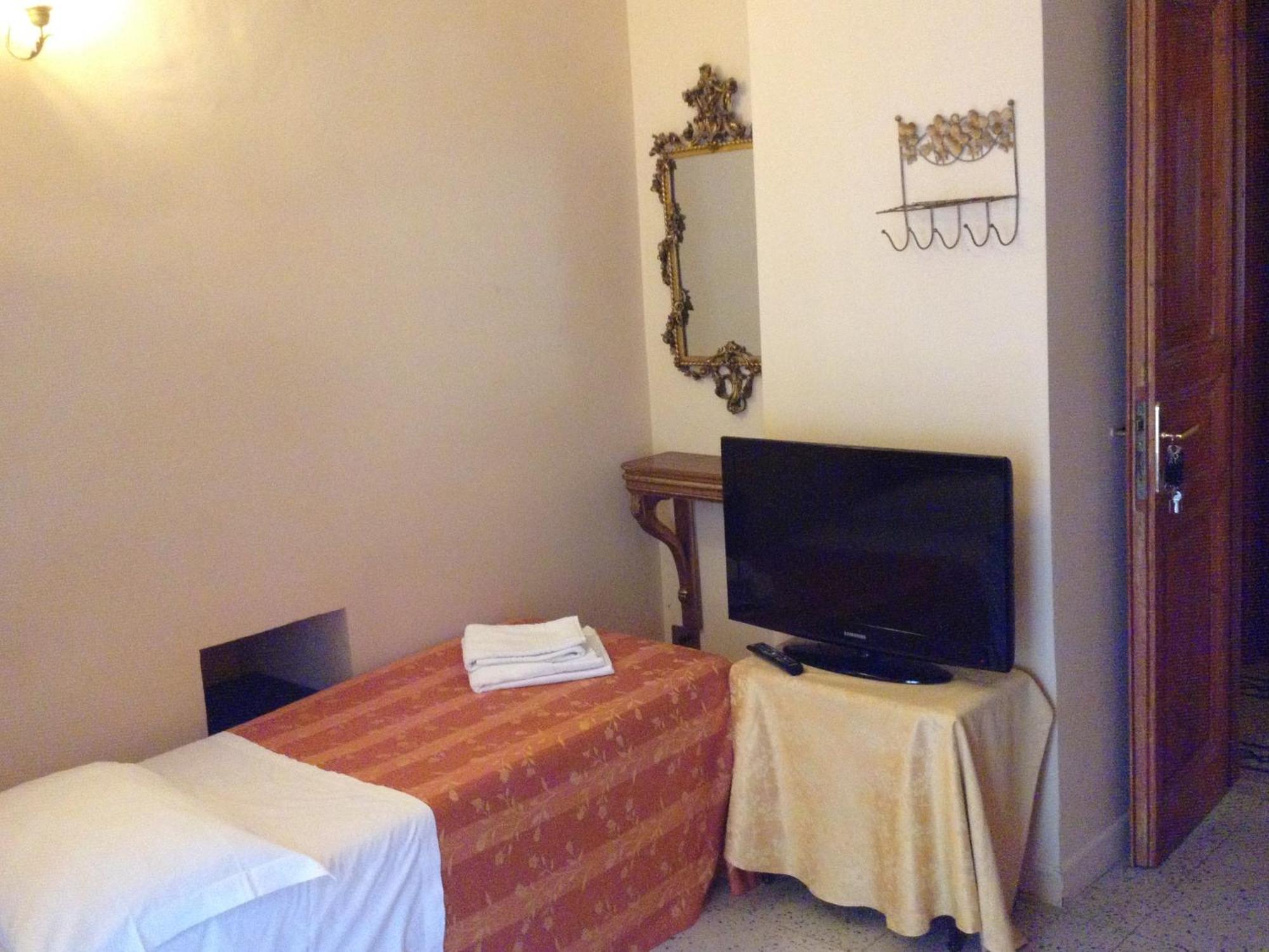 Maison De Marta Rome Bilik gambar