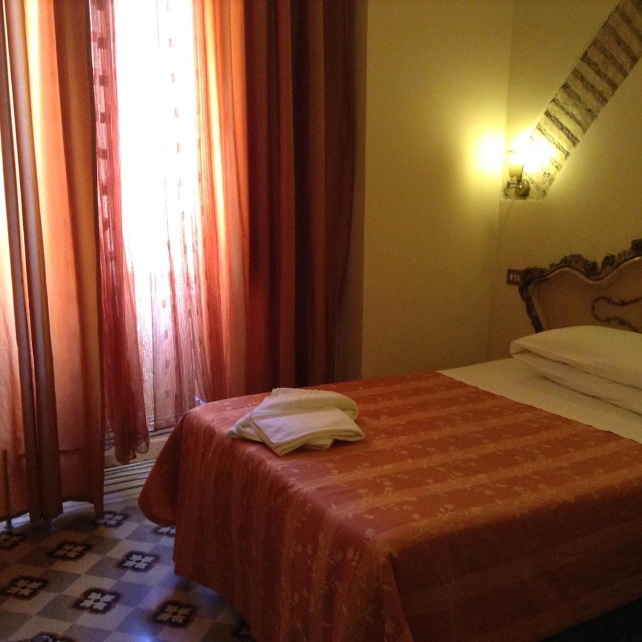 Maison De Marta Rome Bilik gambar